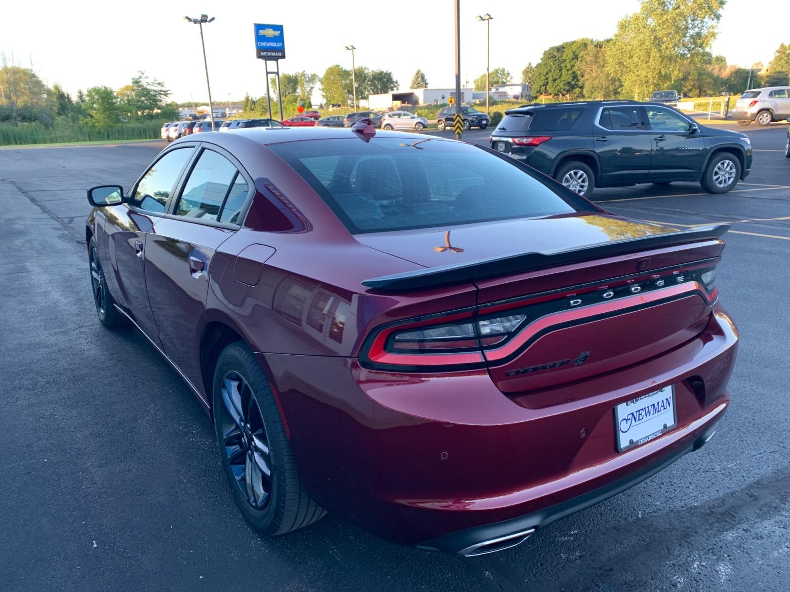 pre-owned-2019-dodge-charger-sxt-awd